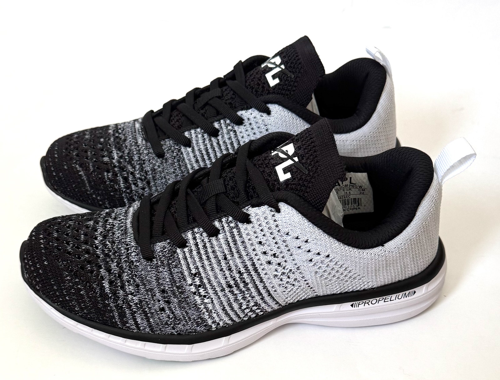 Apl Techloom Wave Cushioned Workout Running Sneakers Black Size 5.5 New
